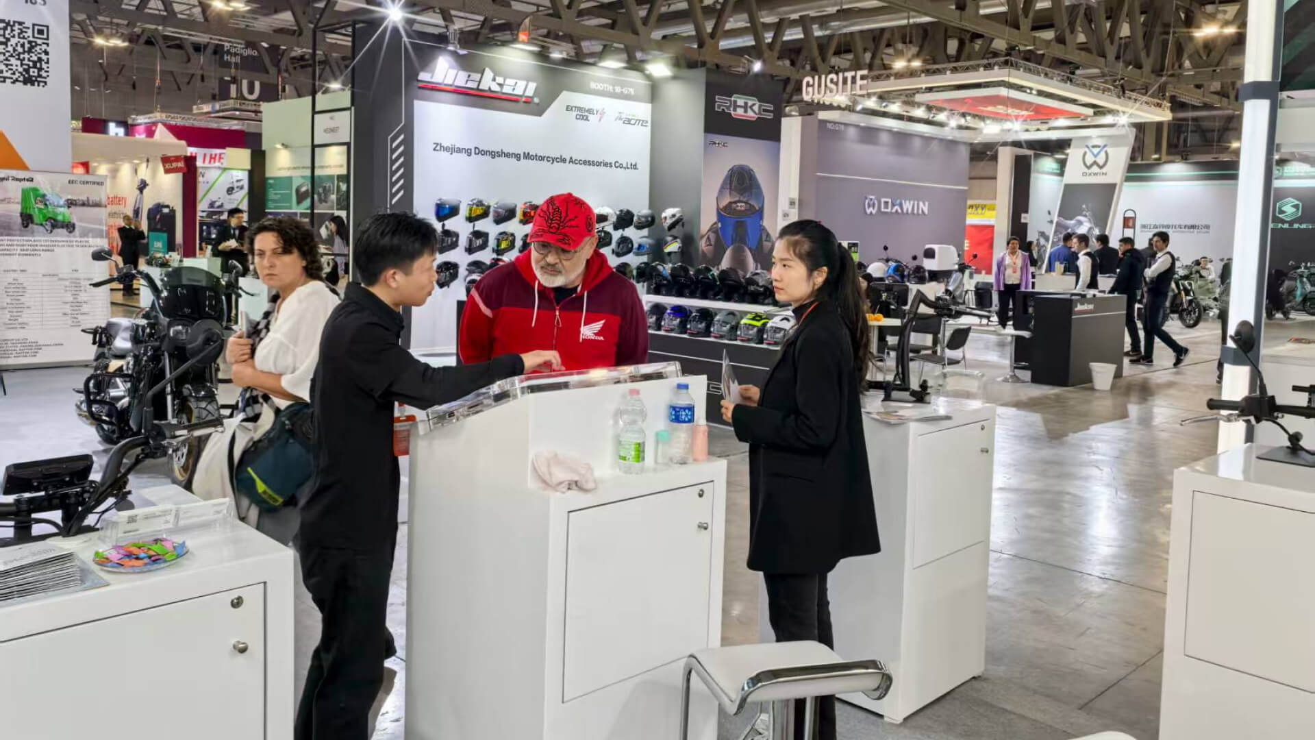 Smart Forward, Shining in Milan — JADO Intelligent Makes a Spectacular Debut at 2024 Milan International Motorcycle Exhibition
